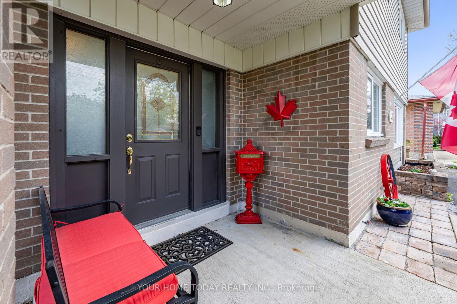 Property at 47 IRWIN CRESCENT image 4