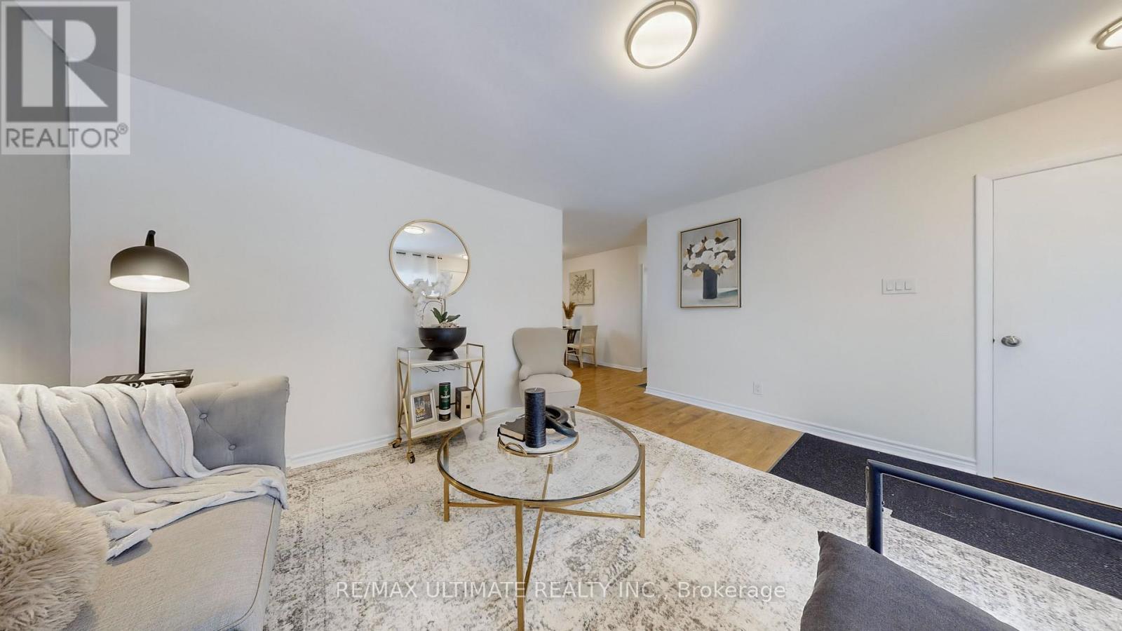 Property at 24 REXWAY DRIVE image 4