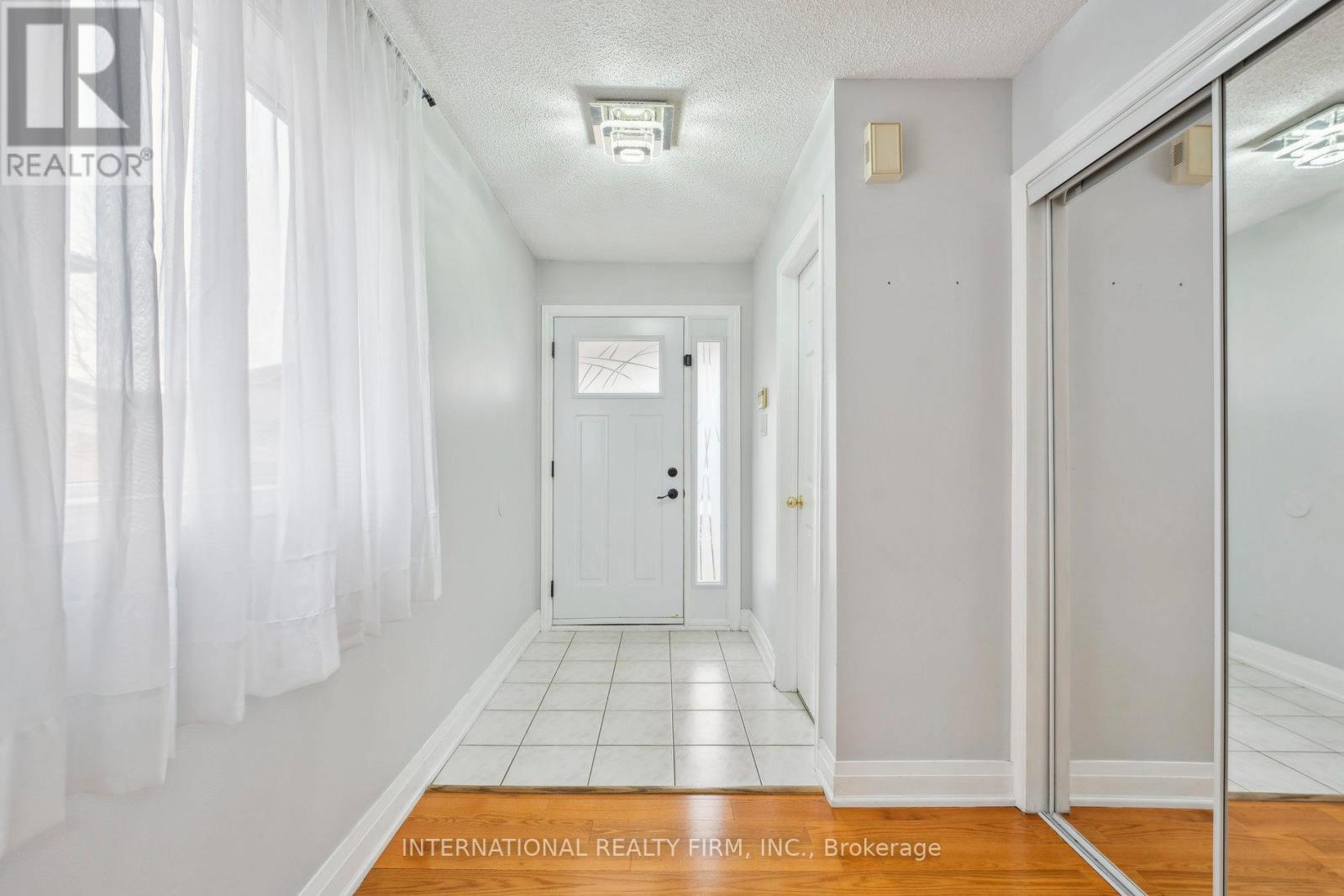20 Arid Avenue, Brampton, Ontario  L6R 1P9 - Photo 4 - W12131760