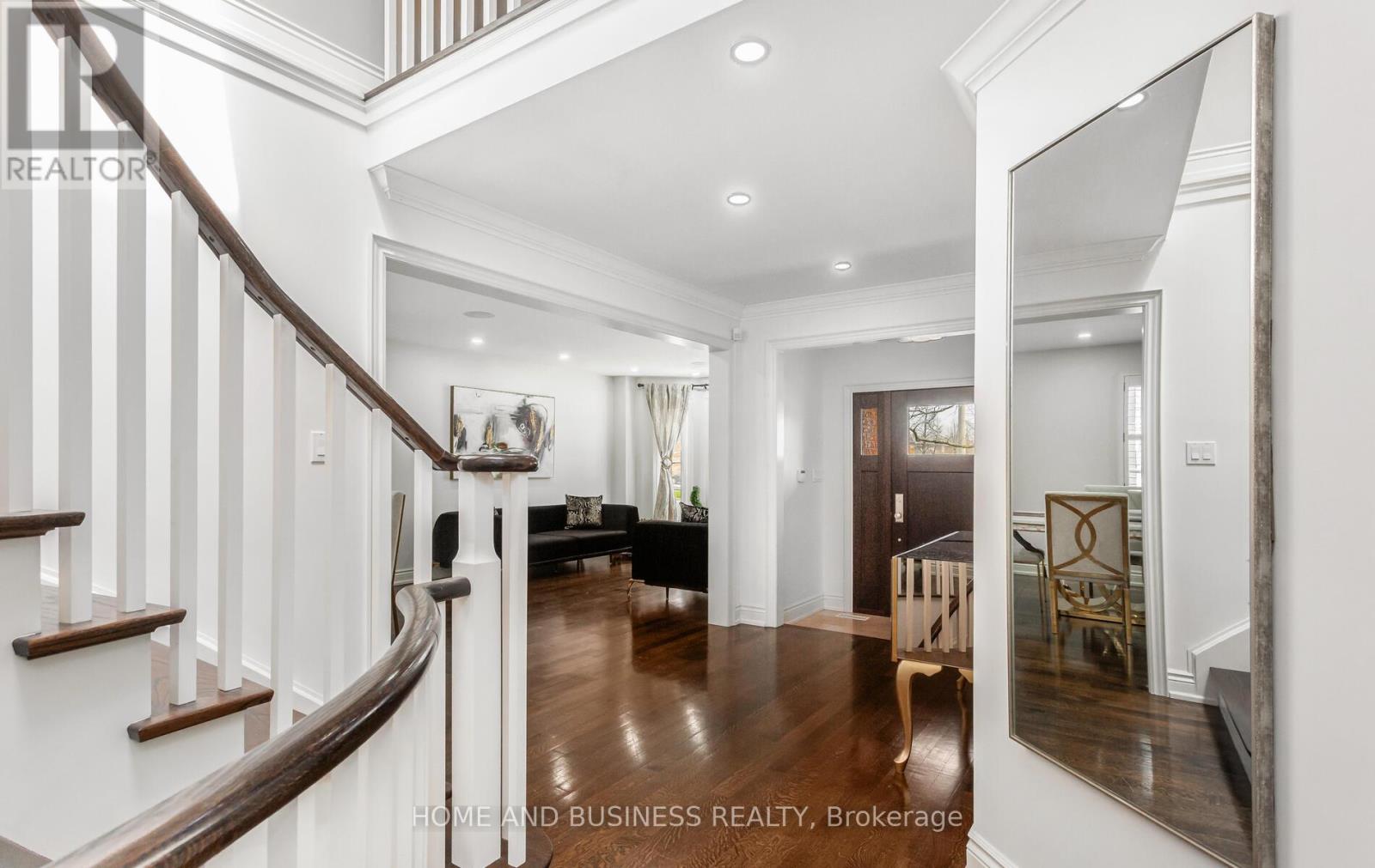 Property at 2192 OAKMEAD BOULEVARD image 2