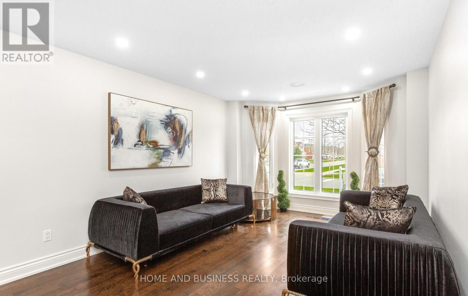 Property at 2192 OAKMEAD BOULEVARD image 4