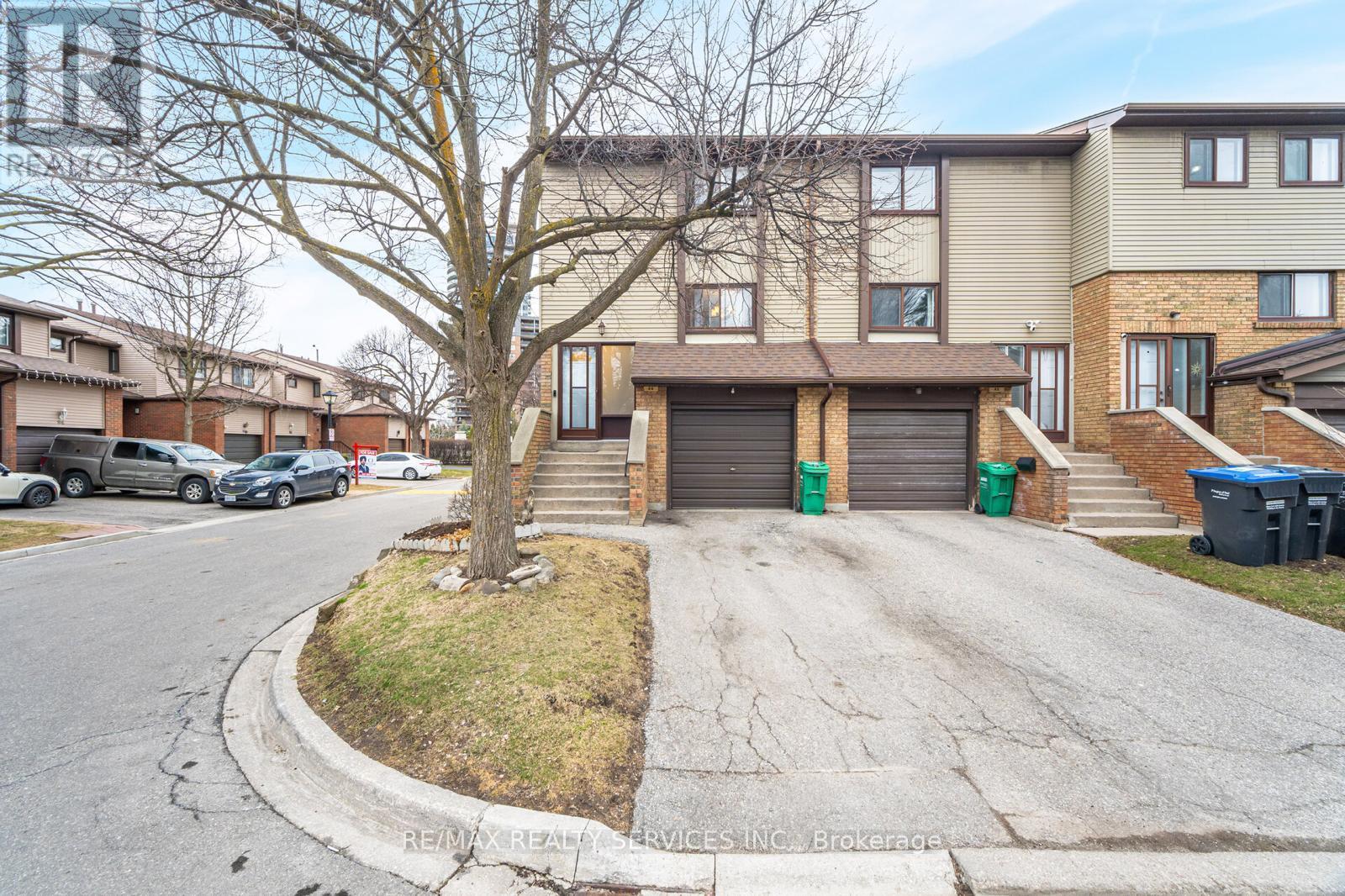Property at 44 CARLETON PLACE image 1