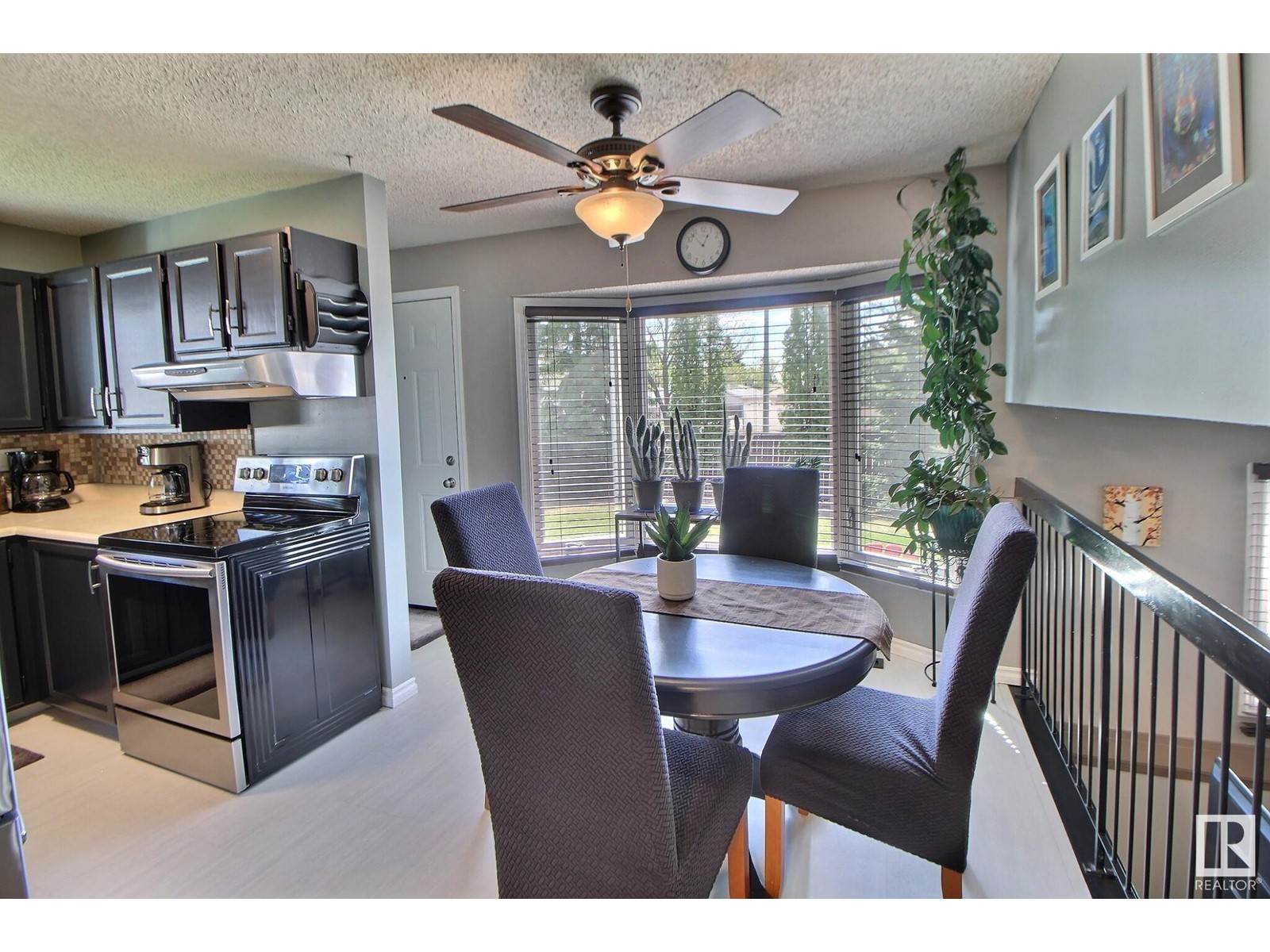 2407 145 Av Nw, Edmonton, Alberta  T5Y 2J5 - Photo 2 - E4434984