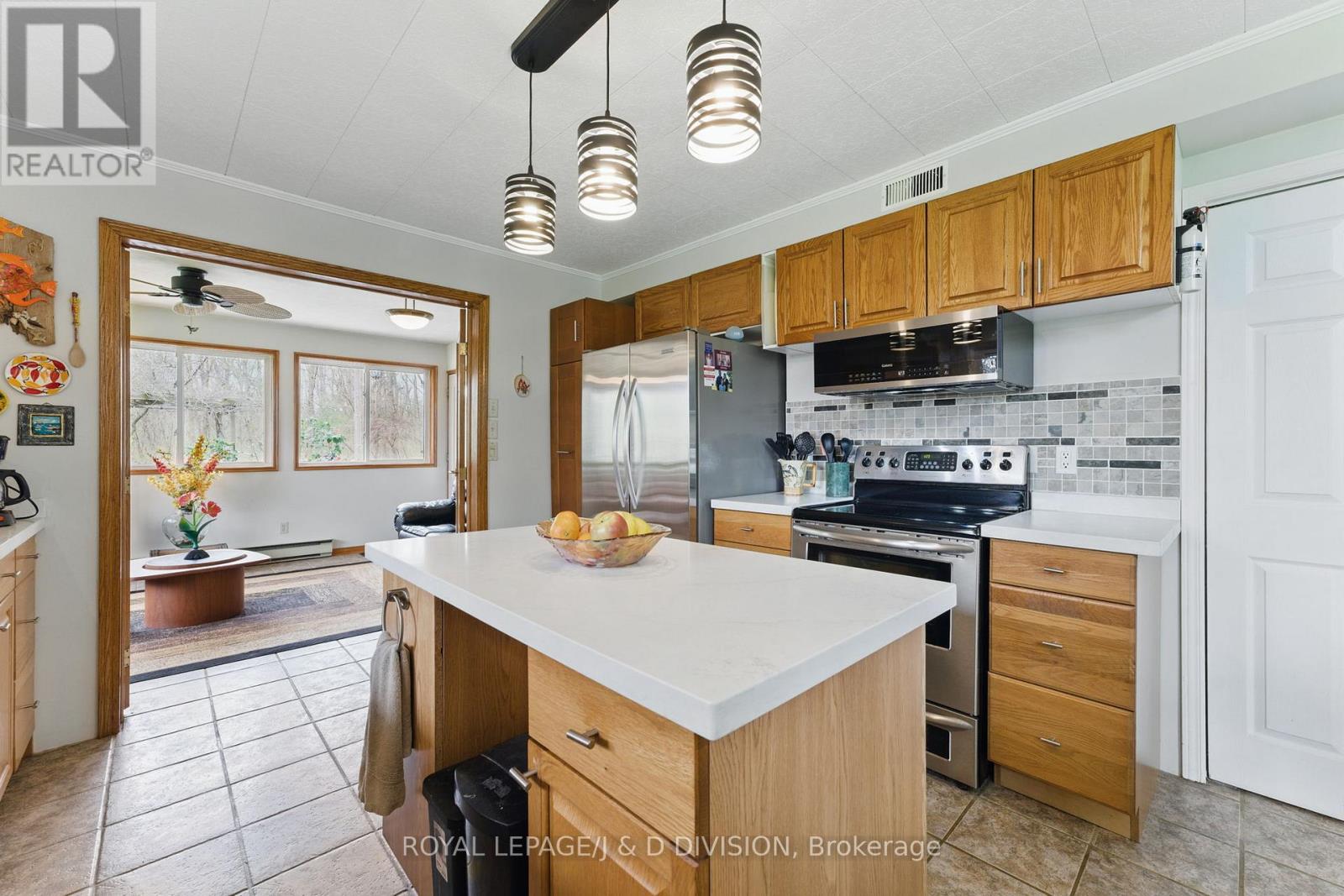 295 Brant Road, Brant, Ontario  N0E 1N0 - Photo 8 - X12131756