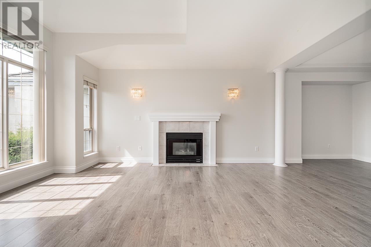 10439 Tamarack Crescent, Maple Ridge, British Columbia  V2W 1B5 - Photo 2 - R2998479