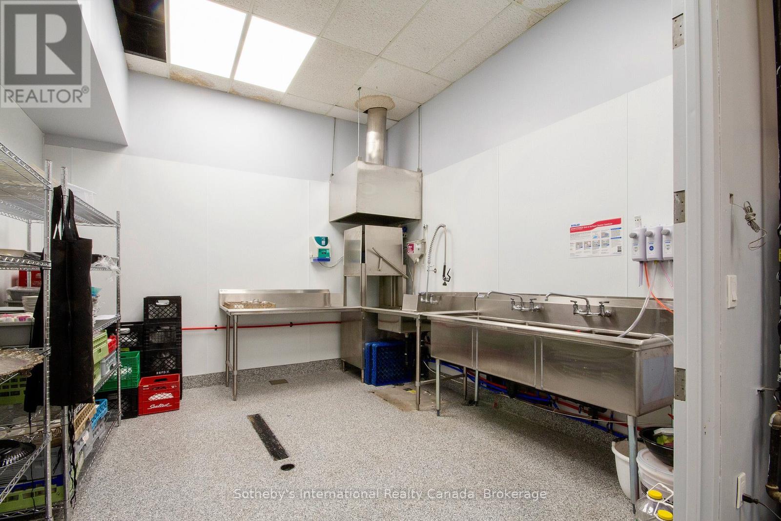 109 St. Paul Crescent, St. Catharines, Ontario  L2S 1M3 - Photo 35 - X12131918