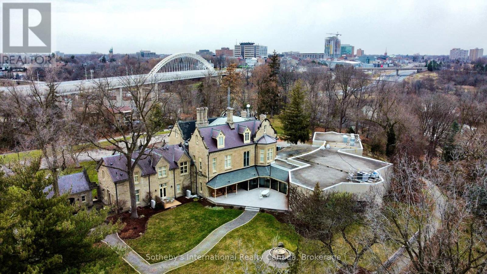 109 St. Paul Crescent, St. Catharines, Ontario  L2S 1M3 - Photo 2 - X12131919