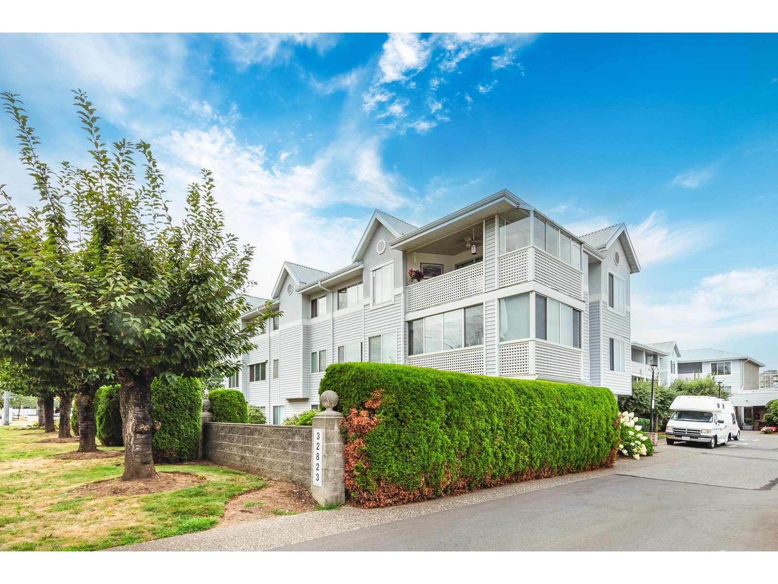 205 32823 LANDEAU PLACE, Abbotsford, British Columbia