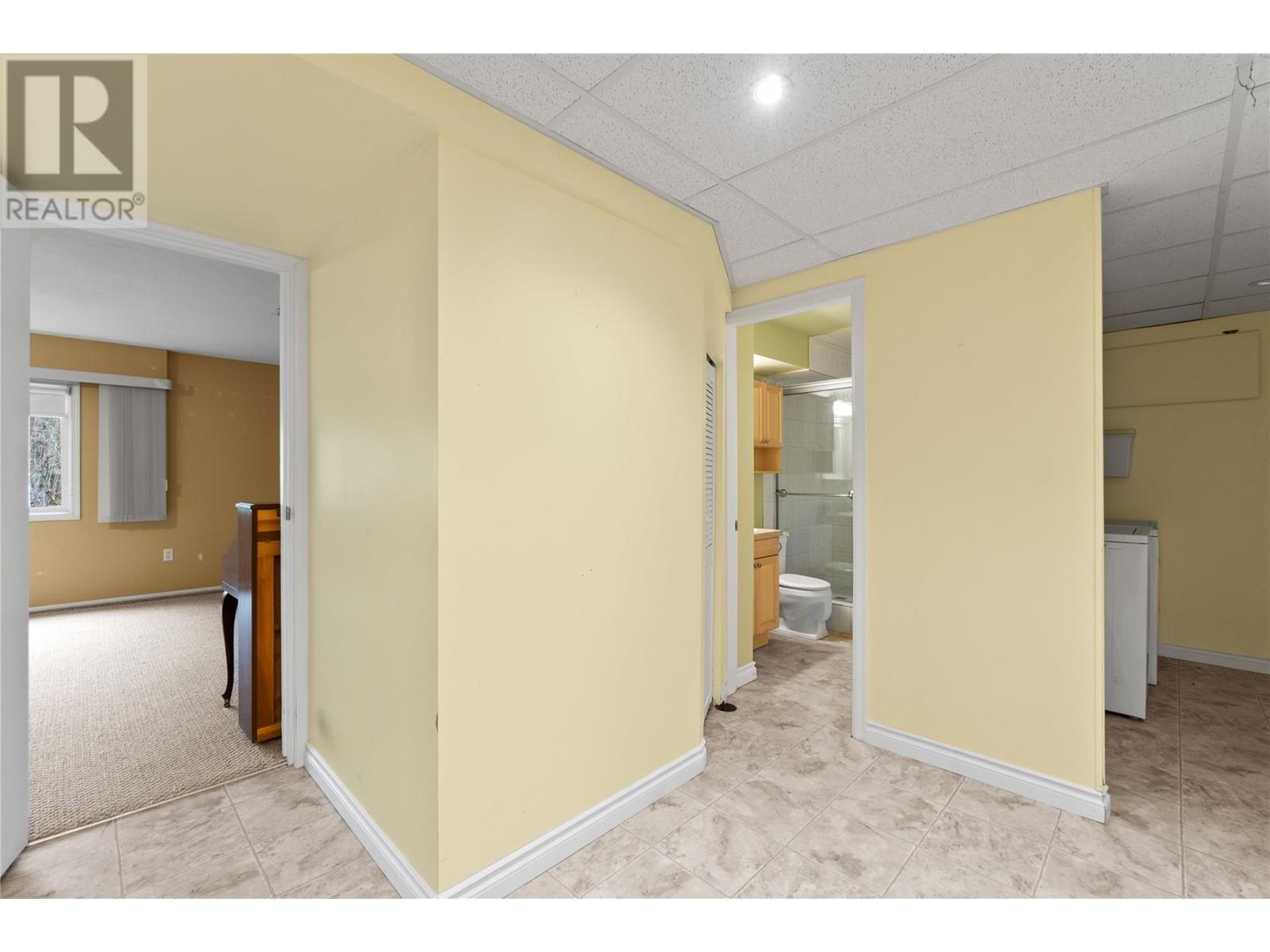 Property at 5091 Lakeshore Road NE image 3