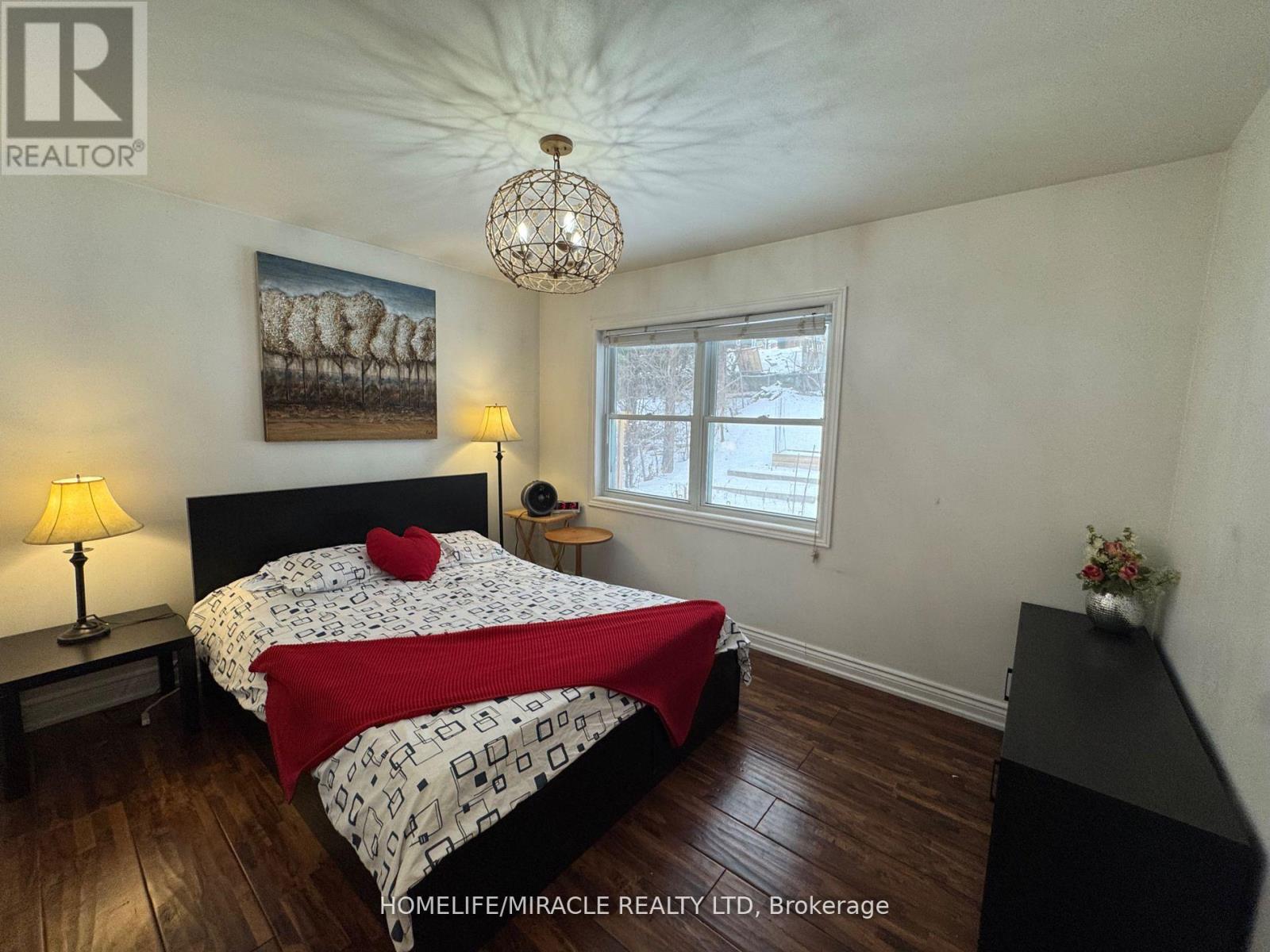 37 Meadowland Drive, Brampton, Ontario  L6W 2R5 - Photo 12 - W12024772