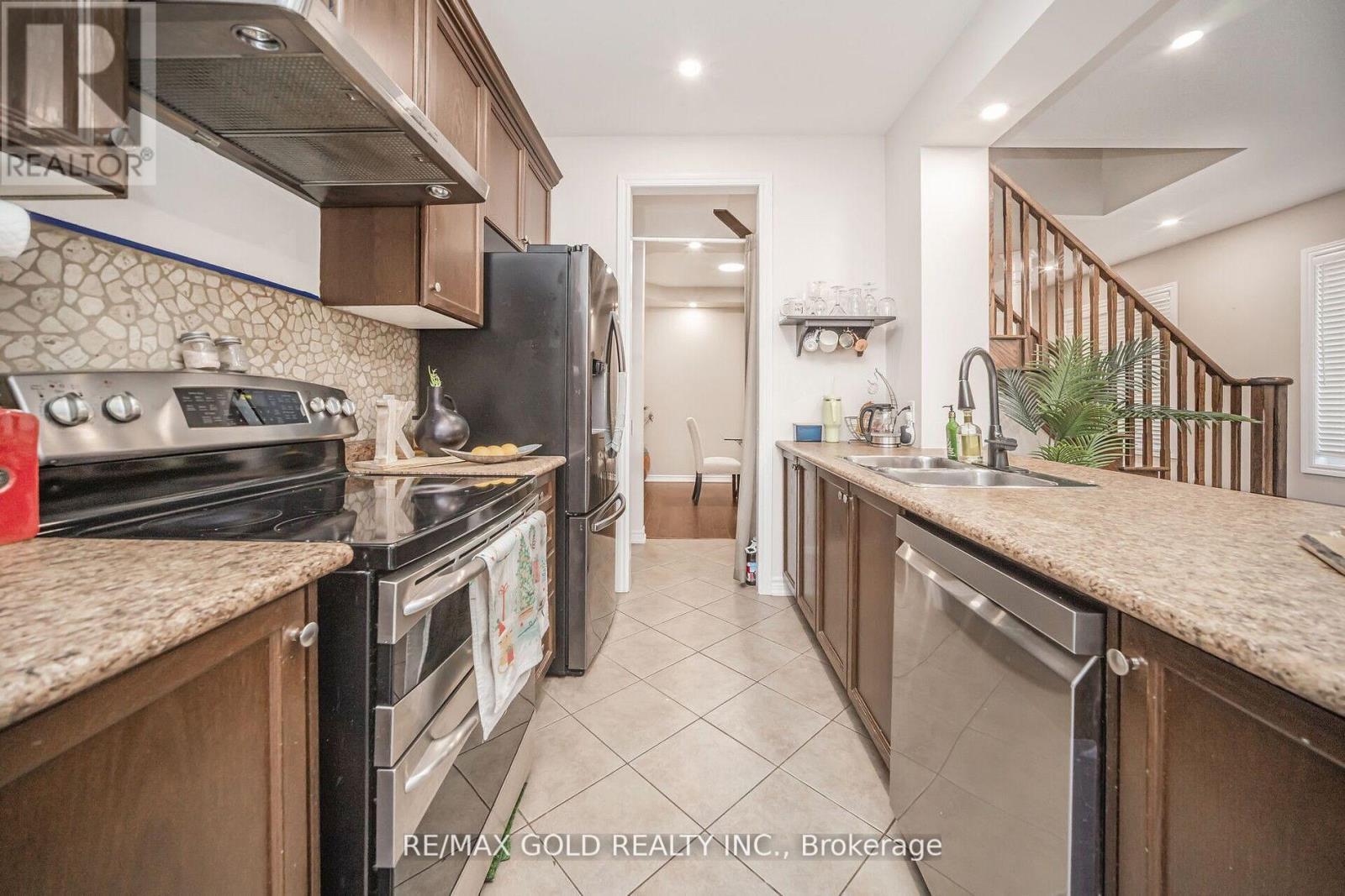 30 Benadir Avenue N, Caledon, Ontario  L7C 3N2 - Photo 17 - W12125944