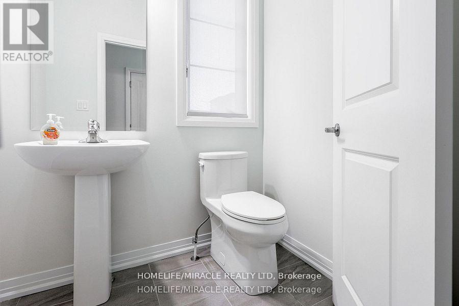 28 Bluebird Lane, Barrie, Ontario  L9J 0M3 - Photo 13 - S12131897