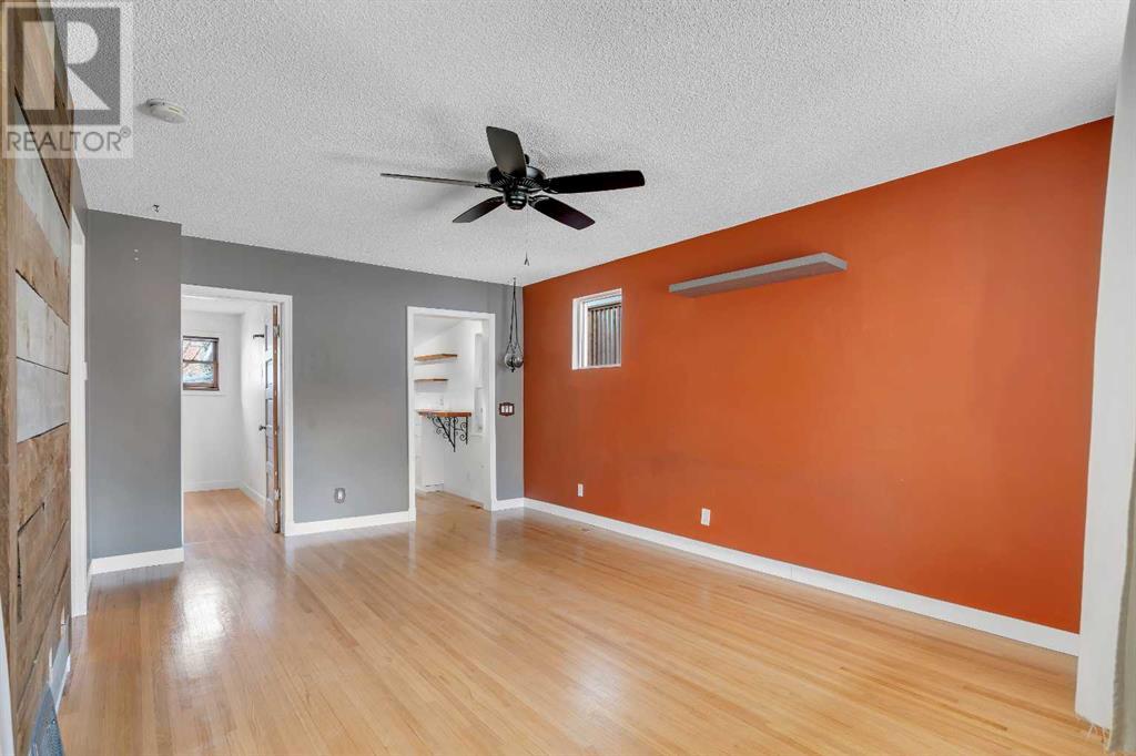 Property at 1416 15 Street SE image 3