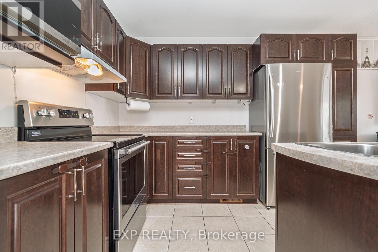 2353 Marble Crescent, Clarence-Rockland, Ontario  K4K 0H1 - Photo 6 - X12131984