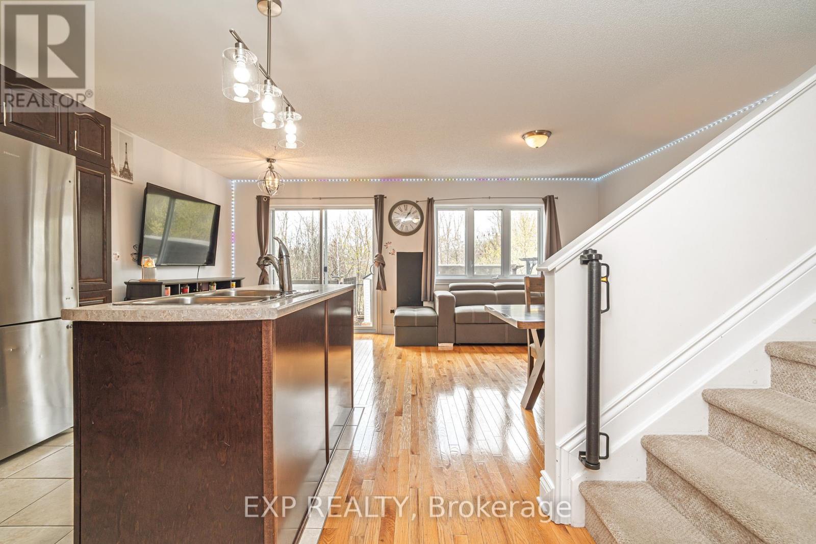 2353 Marble Crescent, Clarence-Rockland, Ontario  K4K 0H1 - Photo 8 - X12131984