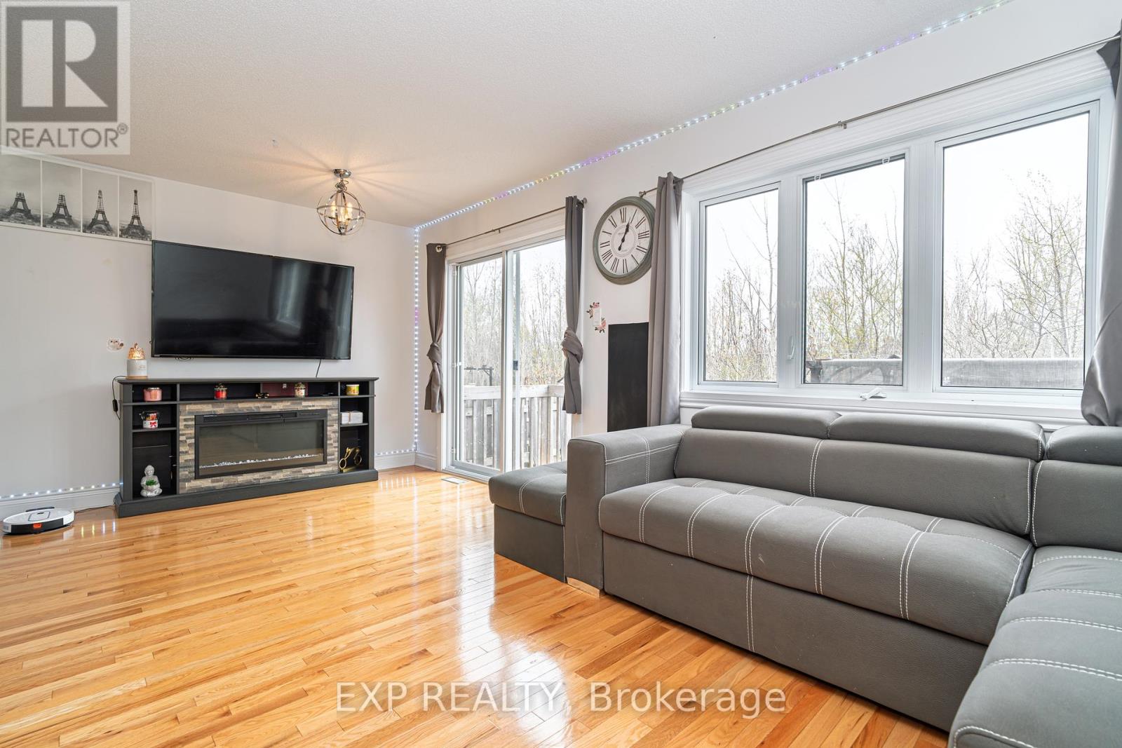 2353 Marble Crescent, Clarence-Rockland, Ontario  K4K 0H1 - Photo 9 - X12131984