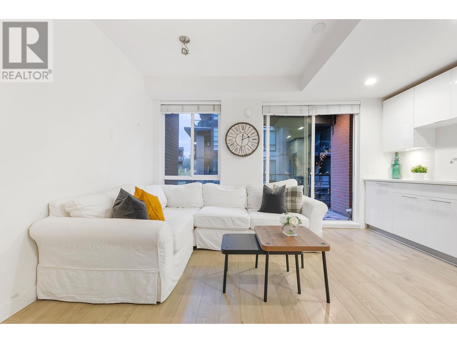 318 723 W 3rd Street, North Vancouver, British Columbia  V7M 0E4 - Photo 3 - R2995695