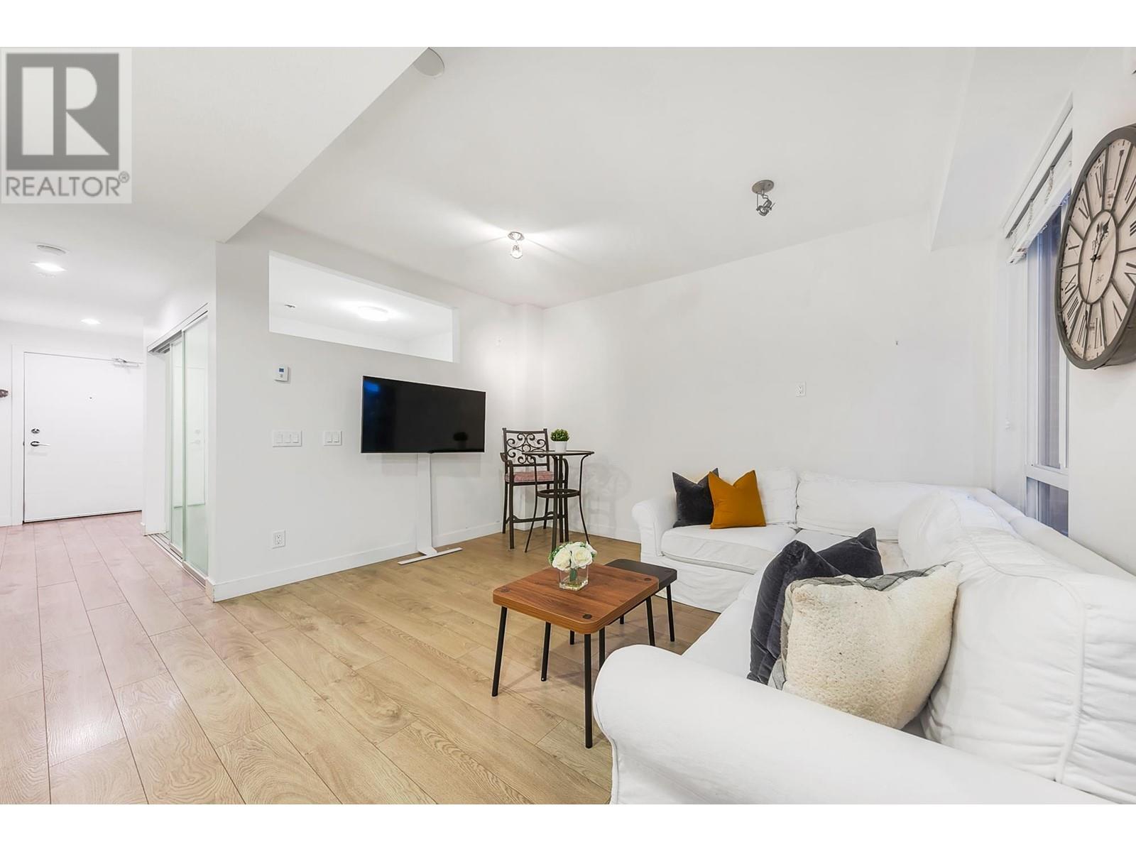 318 723 W 3rd Street, North Vancouver, British Columbia  V7M 0E4 - Photo 4 - R2995695