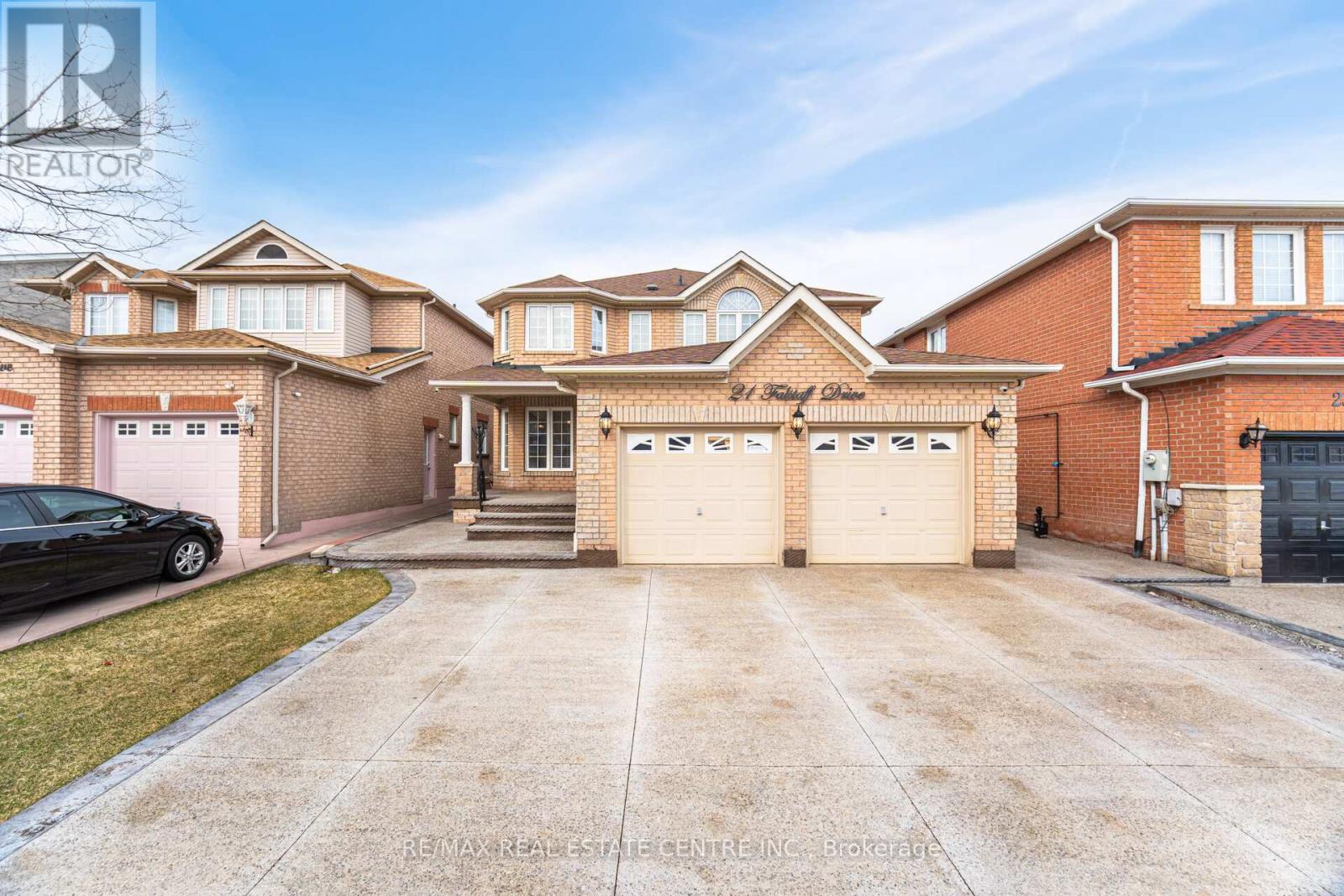 21 FALSTAFF ROAD, Brampton, Ontario