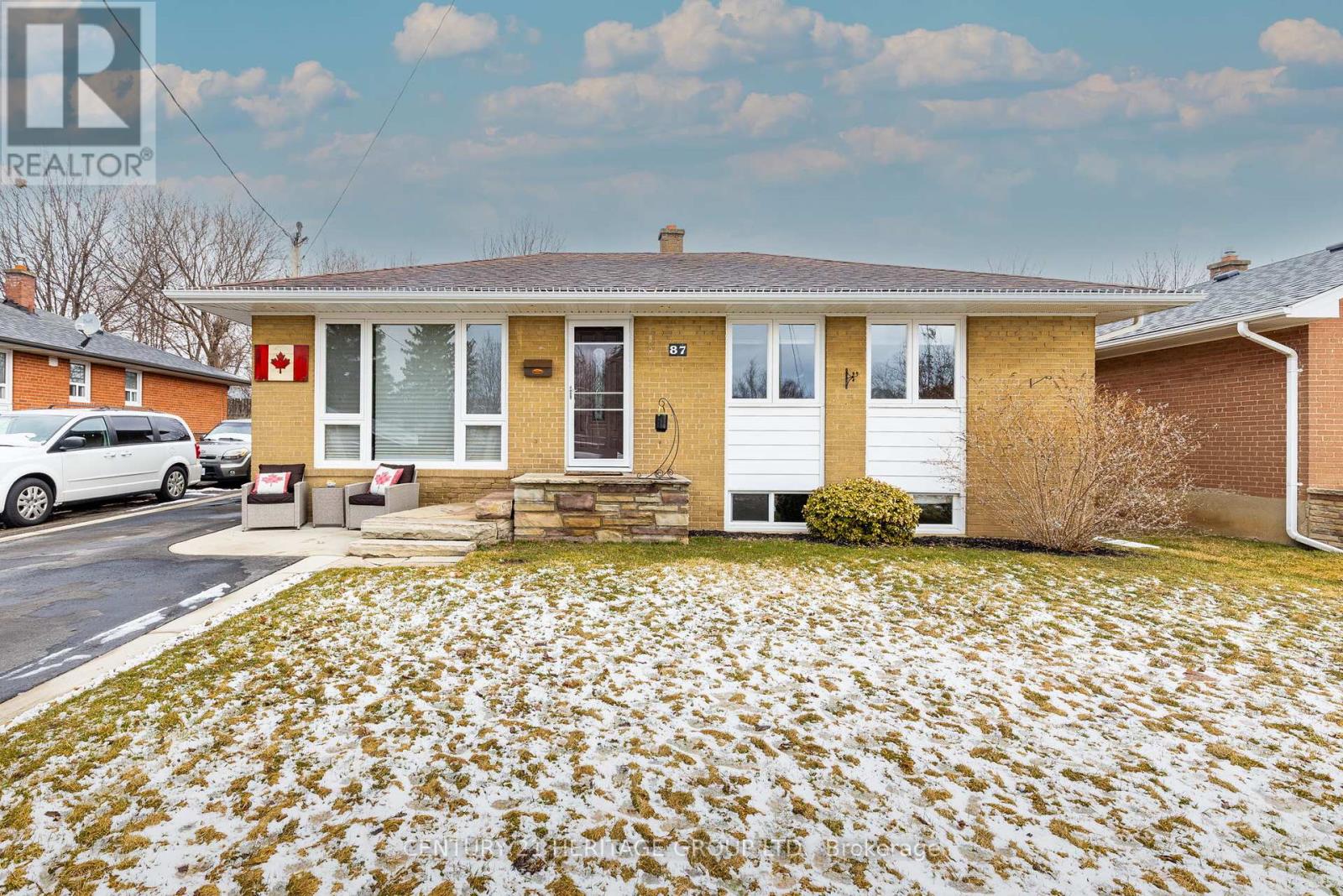 Property at 87 PRINCE CHARLES DRIVE image 2