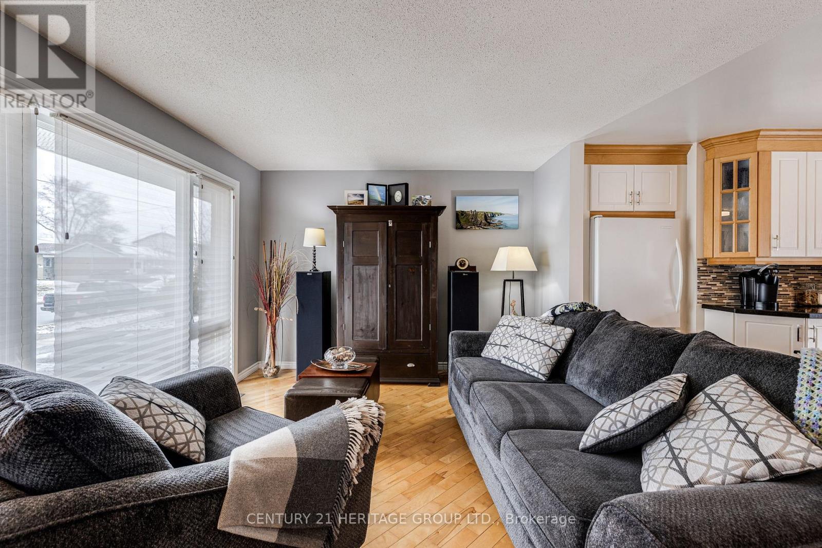 87 Prince Charles Drive, Halton Hills, Ontario  L7G 3V5 - Photo 4 - W12131872