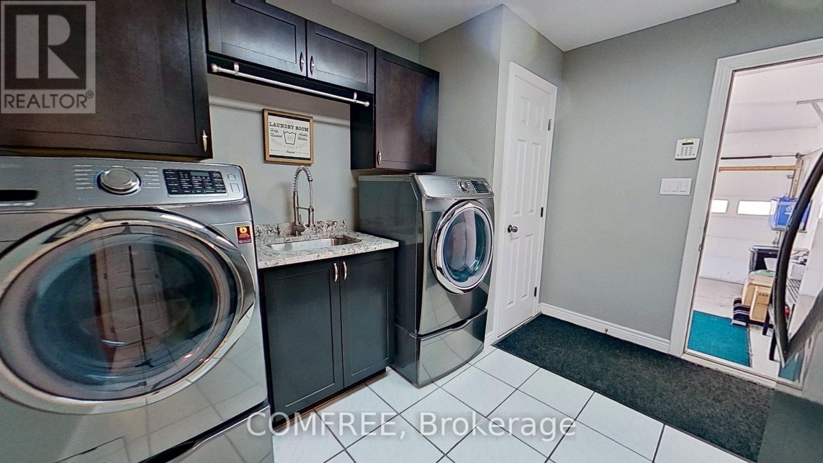 Photo 11 of 48 for 1839 Parkhurst Avenue