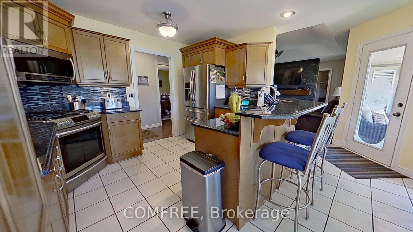 Photo 6 of 48 for 1839 Parkhurst Avenue