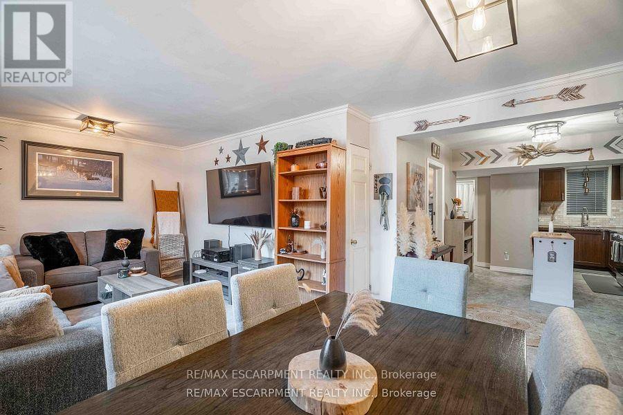 9 - 356 Hunter Street E, Hamilton, Ontario  L8N 1N8 - Photo 12 - X12131854