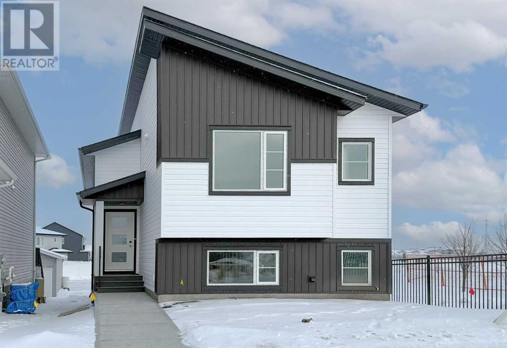 Property at 6 Memorial Parkway SW image 1