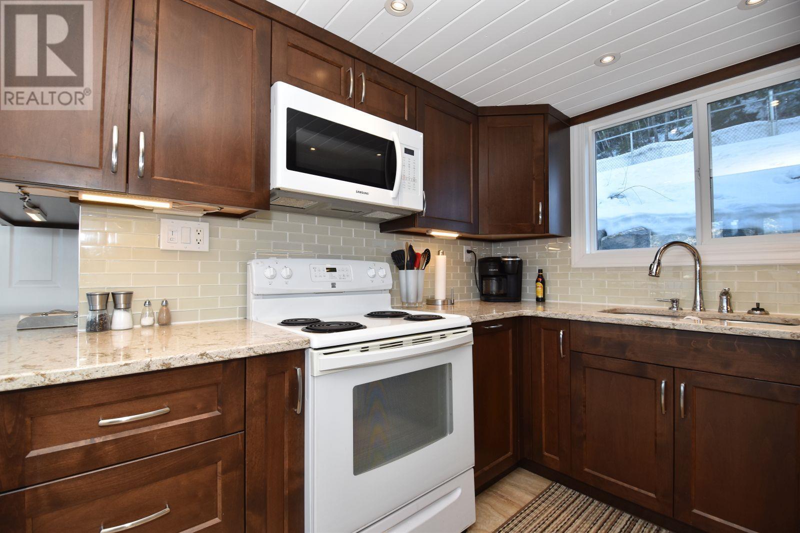 3181 Eagle Bay Road, Eagle Bay, British Columbia  V0E 1H1 - Photo 15 - 10305725