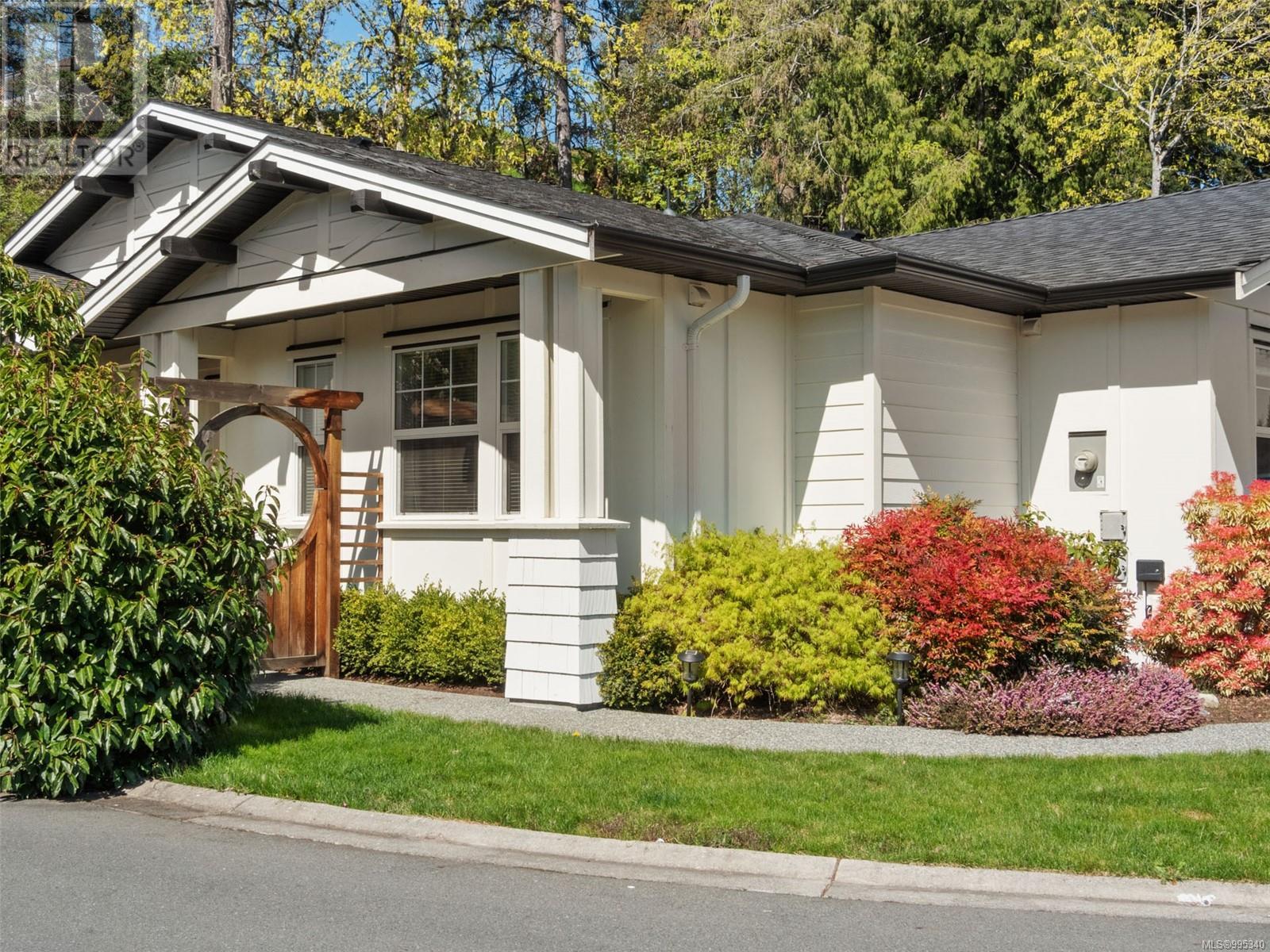 Property at 912 Randall Pl image 2