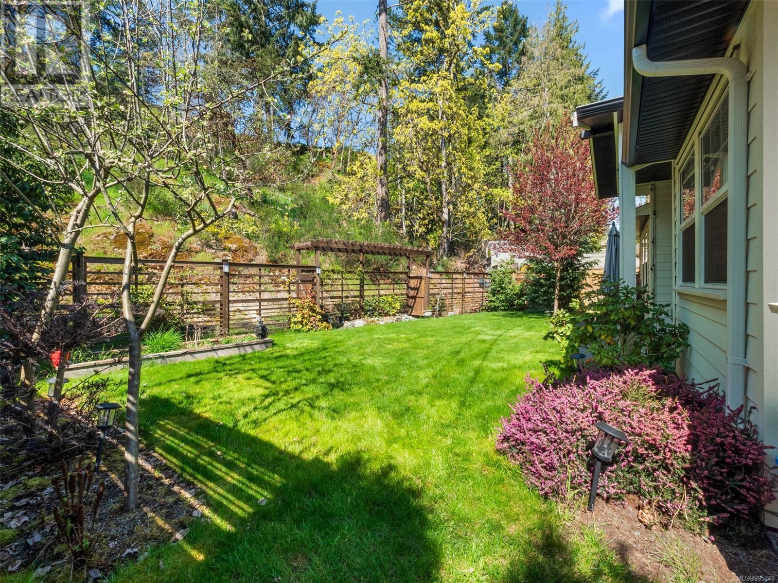 Property at 912 Randall Pl image 5