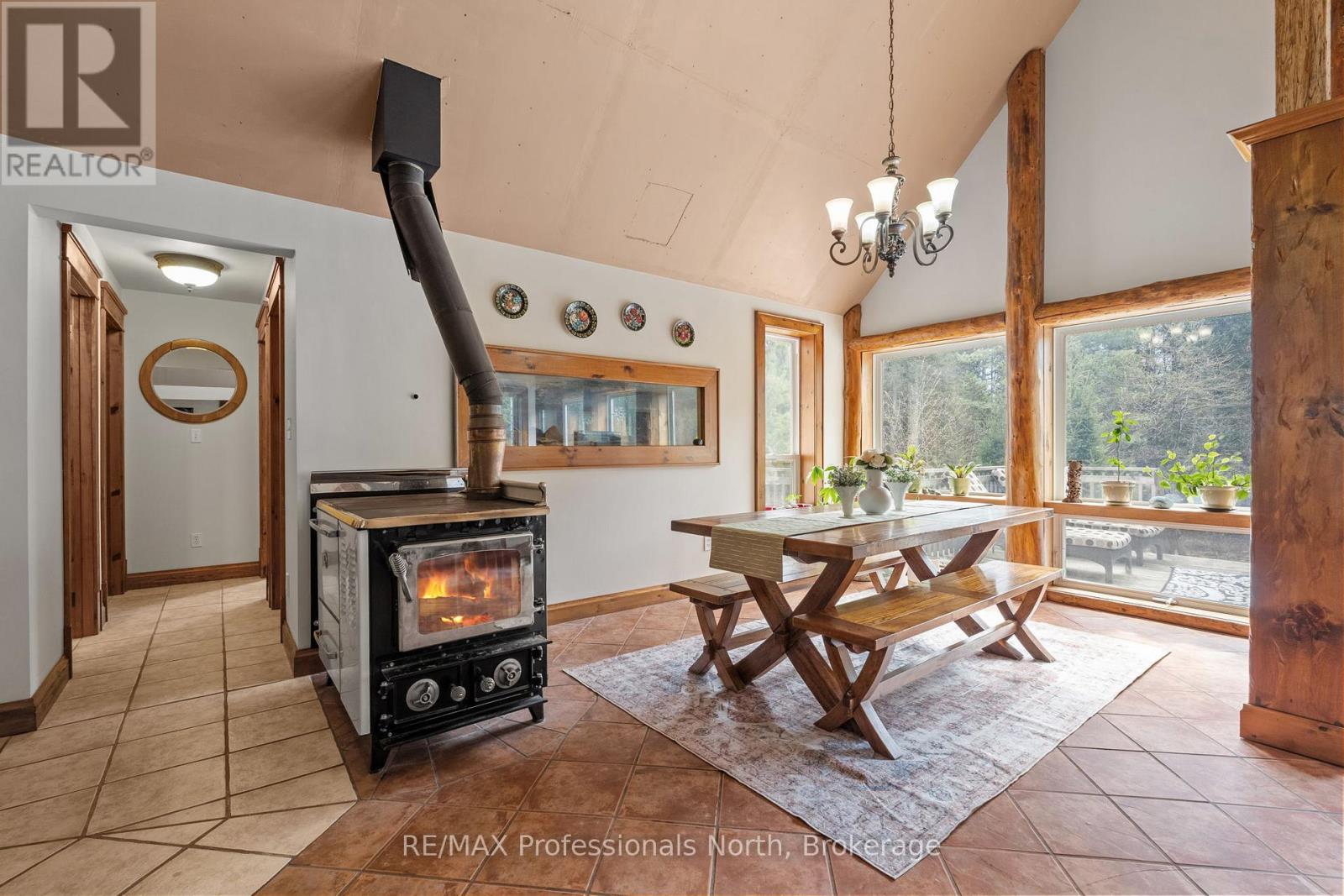 649 Yearley Road, Huntsville, Ontario  P0B 1M0 - Photo 10 - X12128560