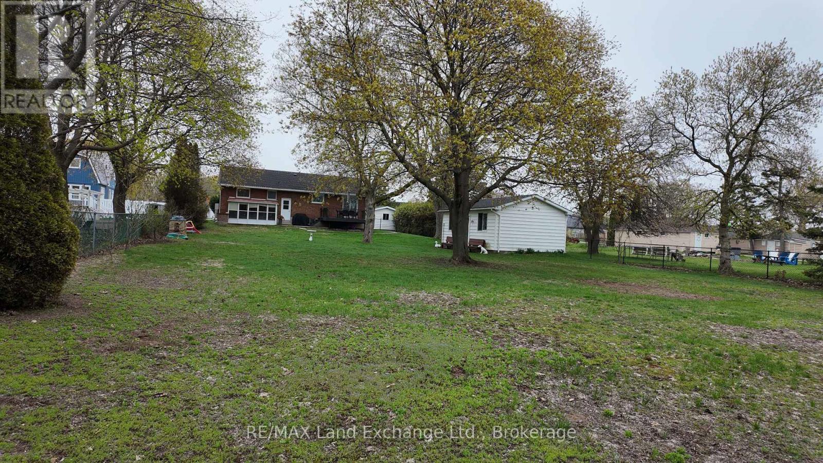 402 Queen Street, Kincardine, Ontario  N2Z 2R2 - Photo 26 - X12129501