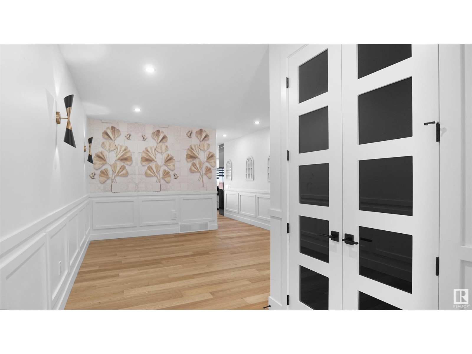 Property at 2928 1 AV SW image 1