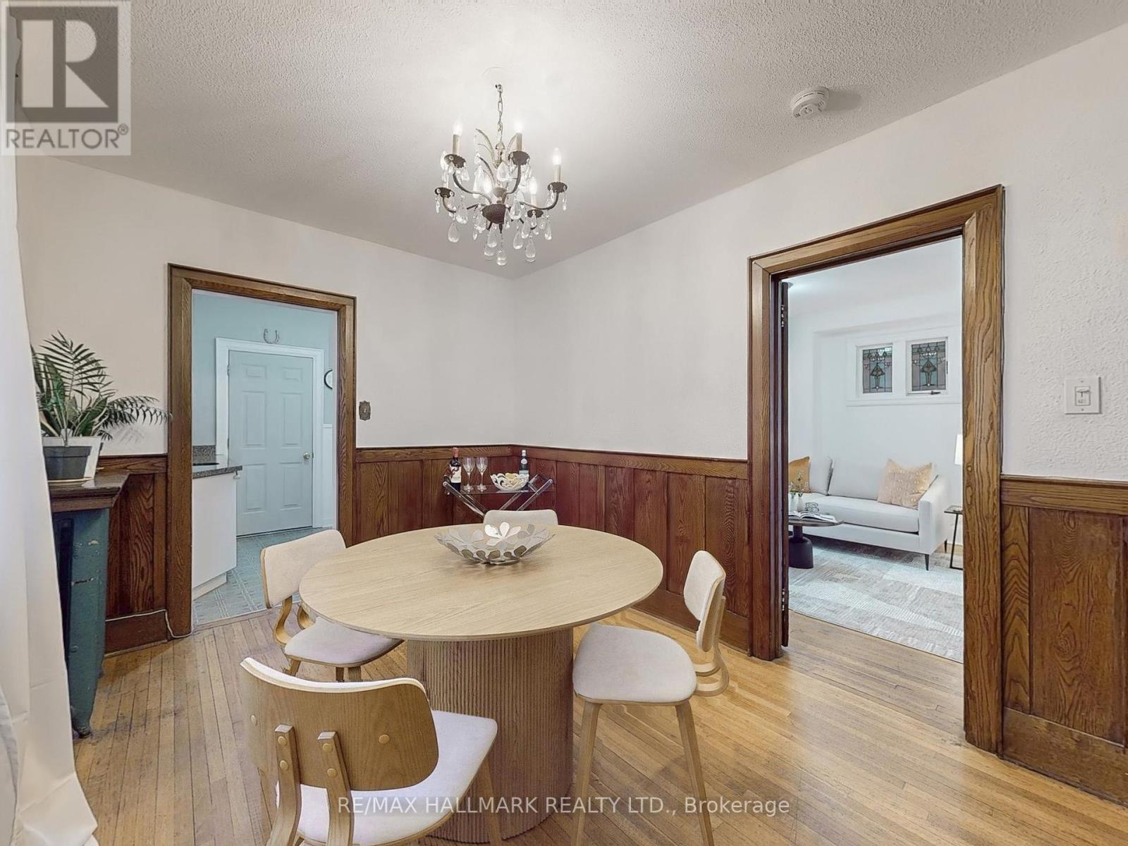 31 Robina Avenue, Toronto, Ontario  M6C 3Y5 - Photo 12 - C12131997