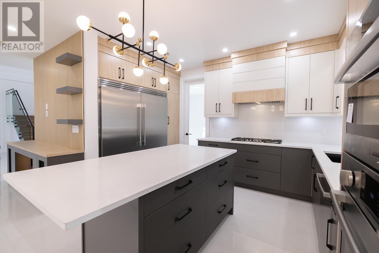 Listing Picture 16 of 38 : 7867 CANADA WAY, Burnaby / 本拿比 - 魯藝地產 Yvonne Lu Group - MLS Medallion Club Member