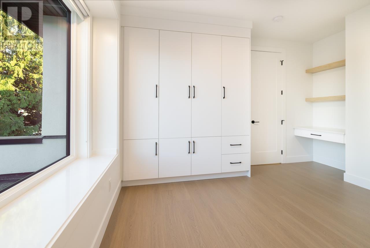 Listing Picture 28 of 38 : 7867 CANADA WAY, Burnaby / 本拿比 - 魯藝地產 Yvonne Lu Group - MLS Medallion Club Member