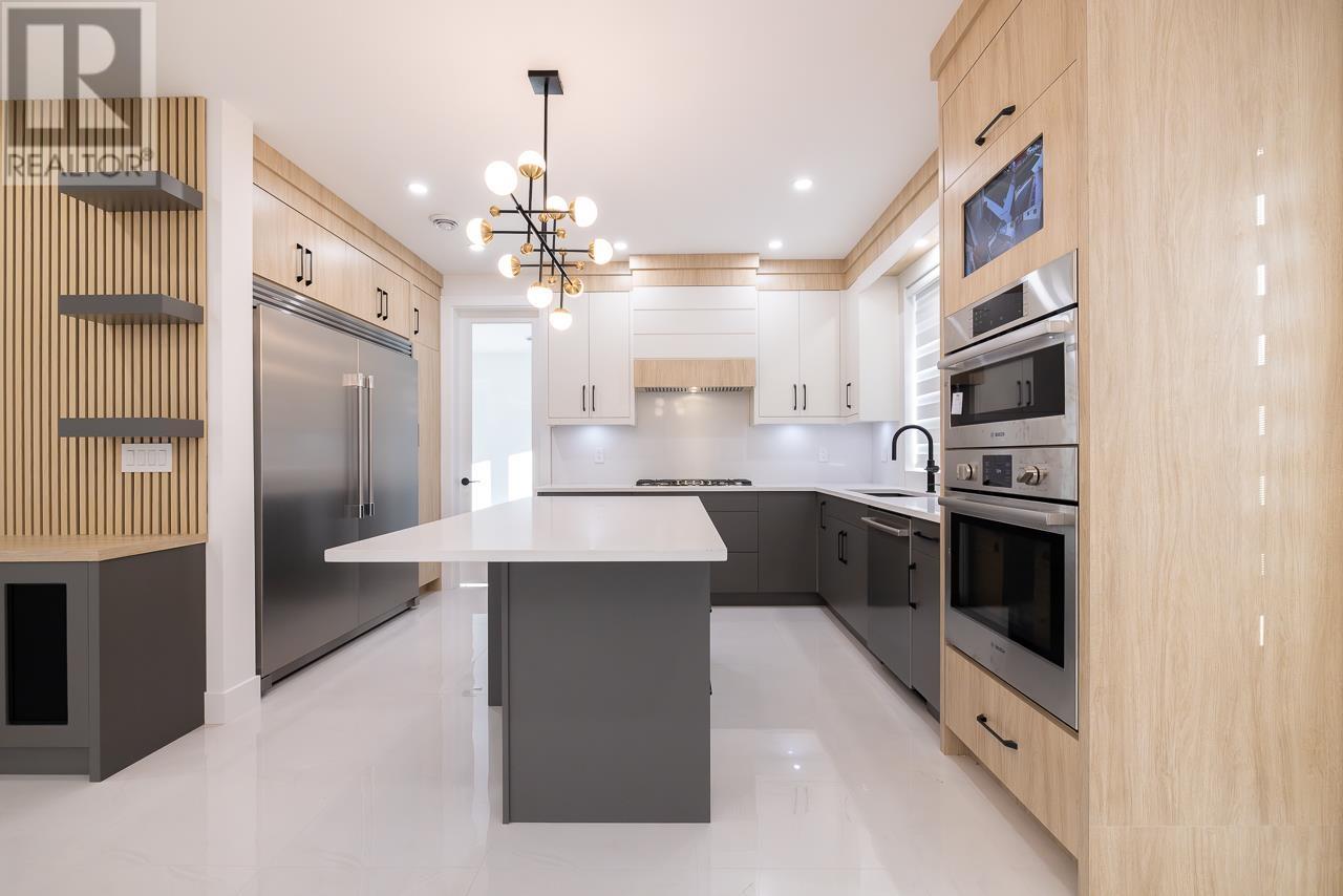 Listing Picture 15 of 38 : 7867 CANADA WAY, Burnaby / 本拿比 - 魯藝地產 Yvonne Lu Group - MLS Medallion Club Member