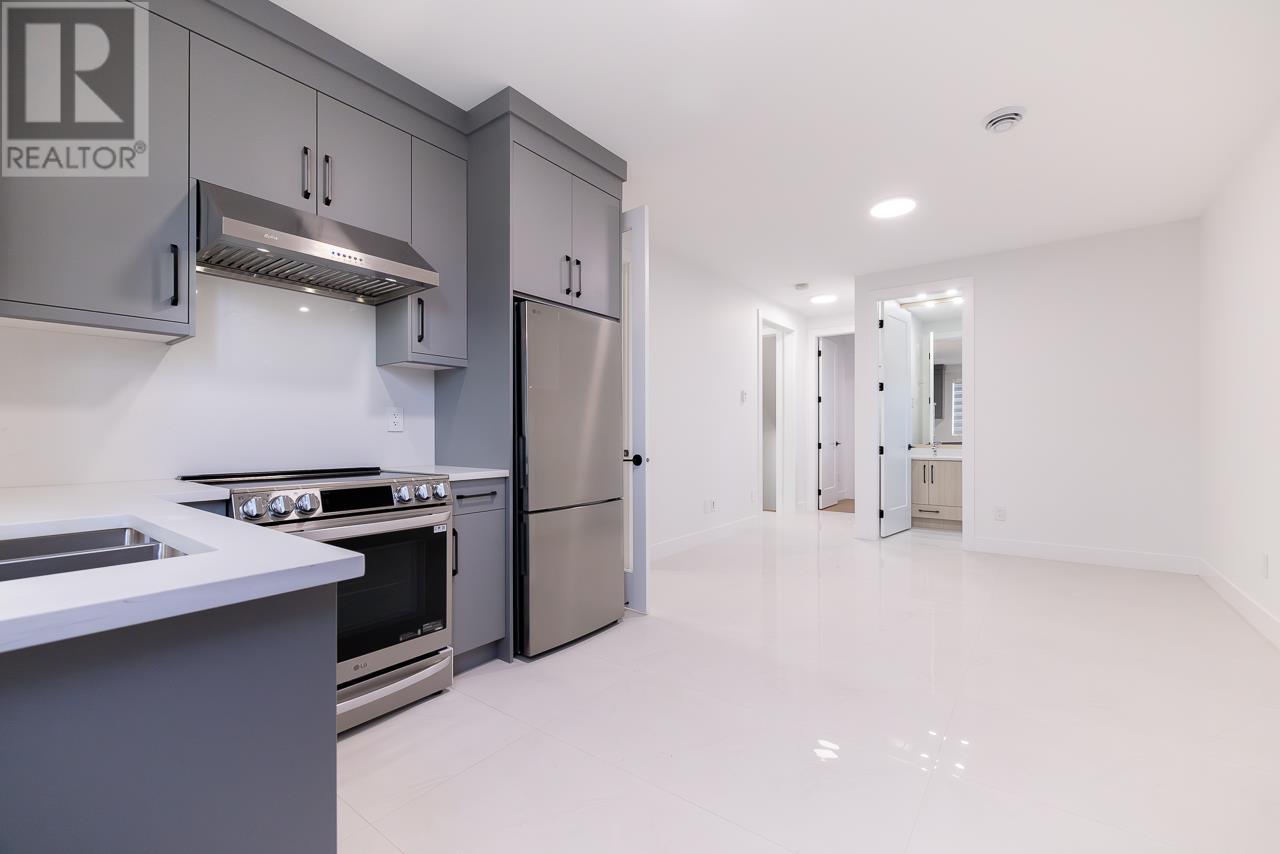 Listing Picture 20 of 38 : 7867 CANADA WAY, Burnaby / 本拿比 - 魯藝地產 Yvonne Lu Group - MLS Medallion Club Member