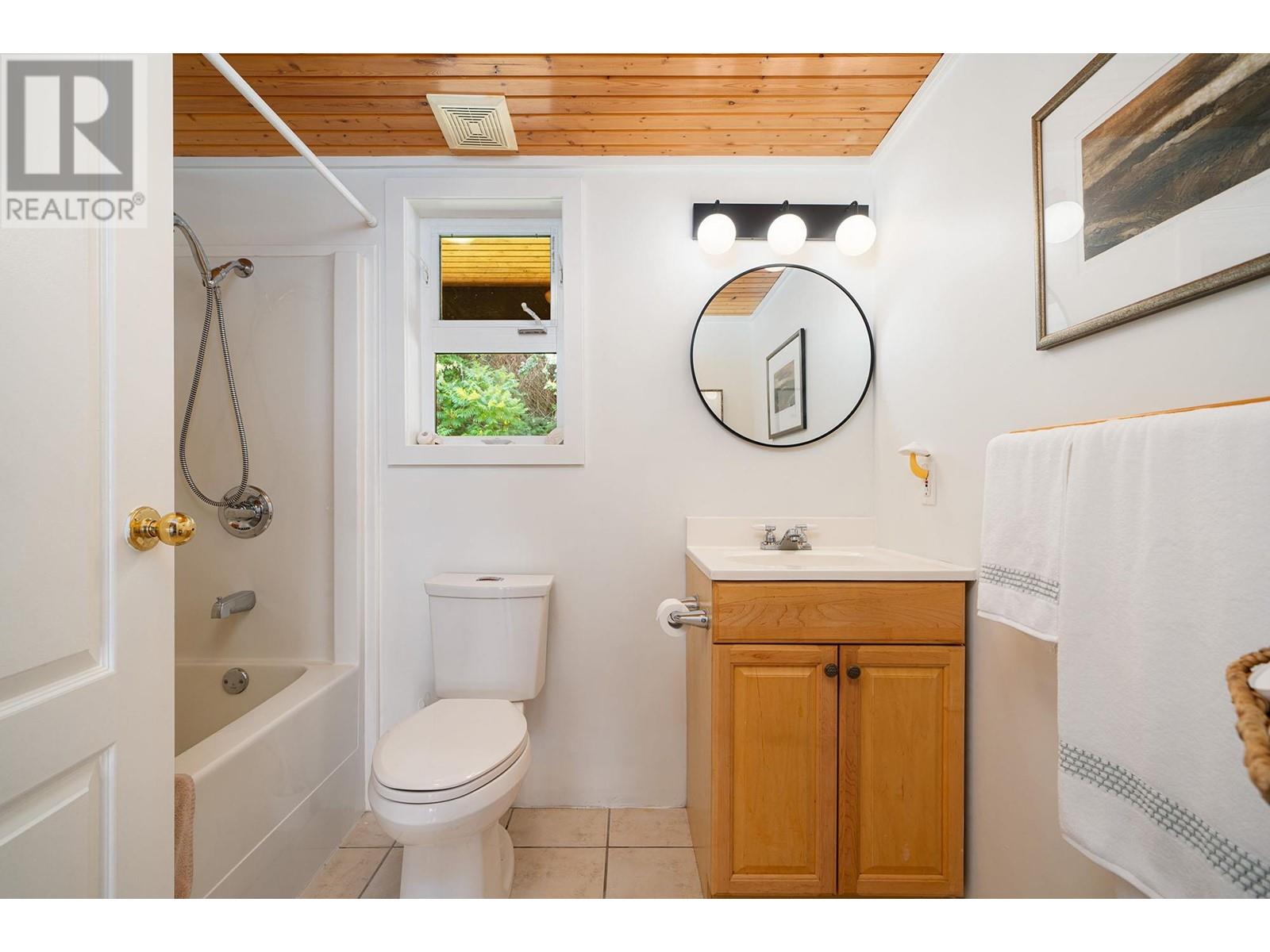 845 Valhalla Place, Bowen Island, British Columbia  V0N 1G1 - Photo 16 - R2944252