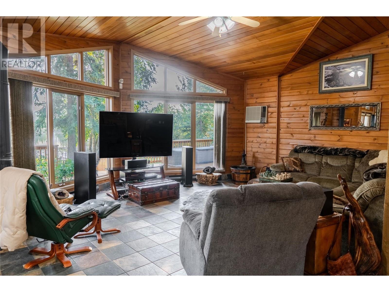 6291 Tie Lake Shore Road N, Jaffray, British Columbia V0B 1T0 - Photo 9 - 10346808