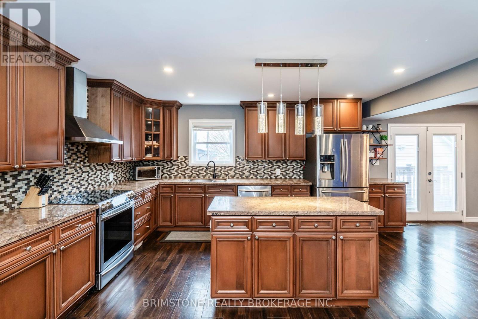 Property at 65 CURTIS STREET image 4
