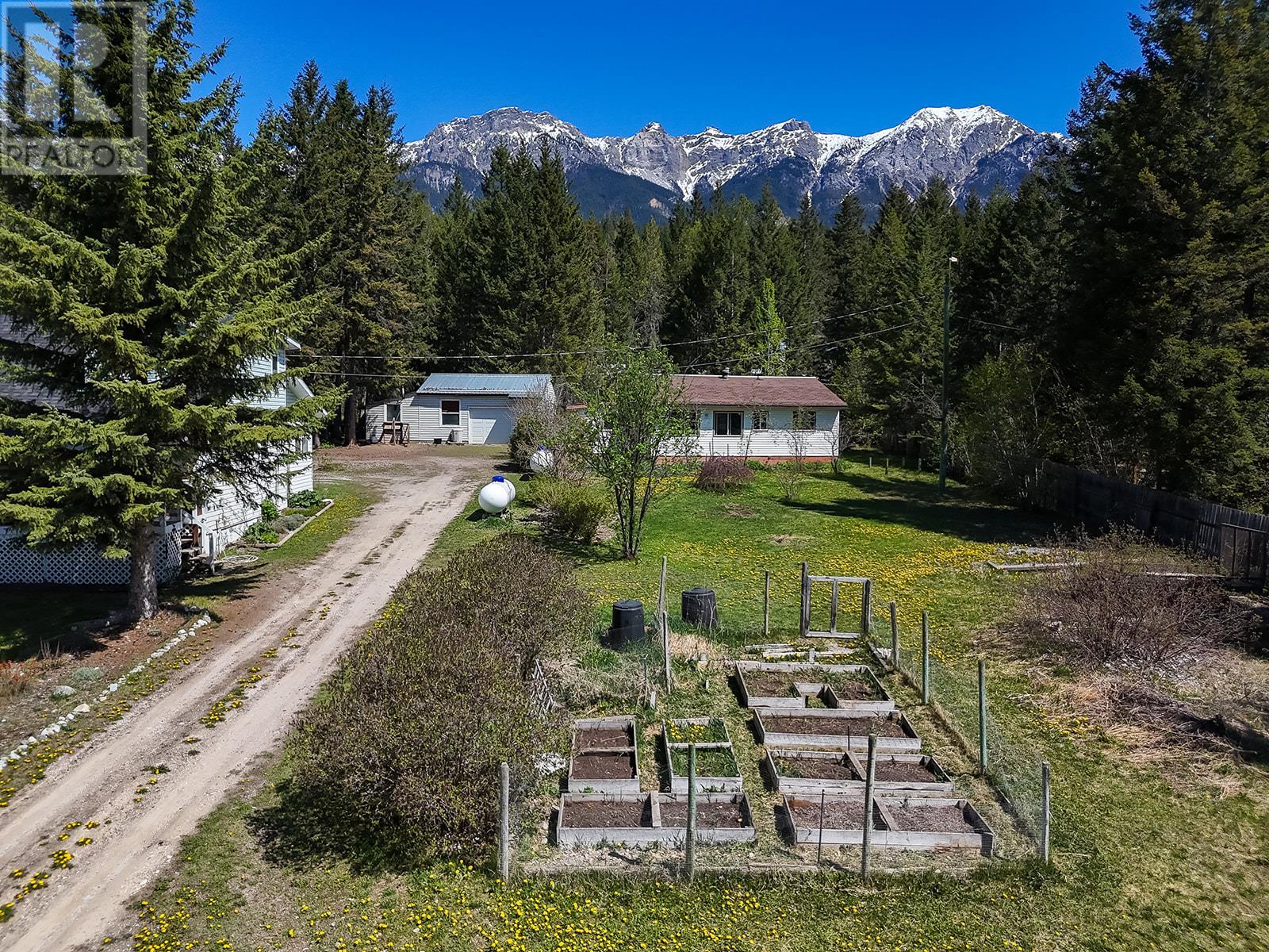 3071 Tegart Frontage Road, Parson, British Columbia  V0A 1L0 - Photo 4 - 10337179