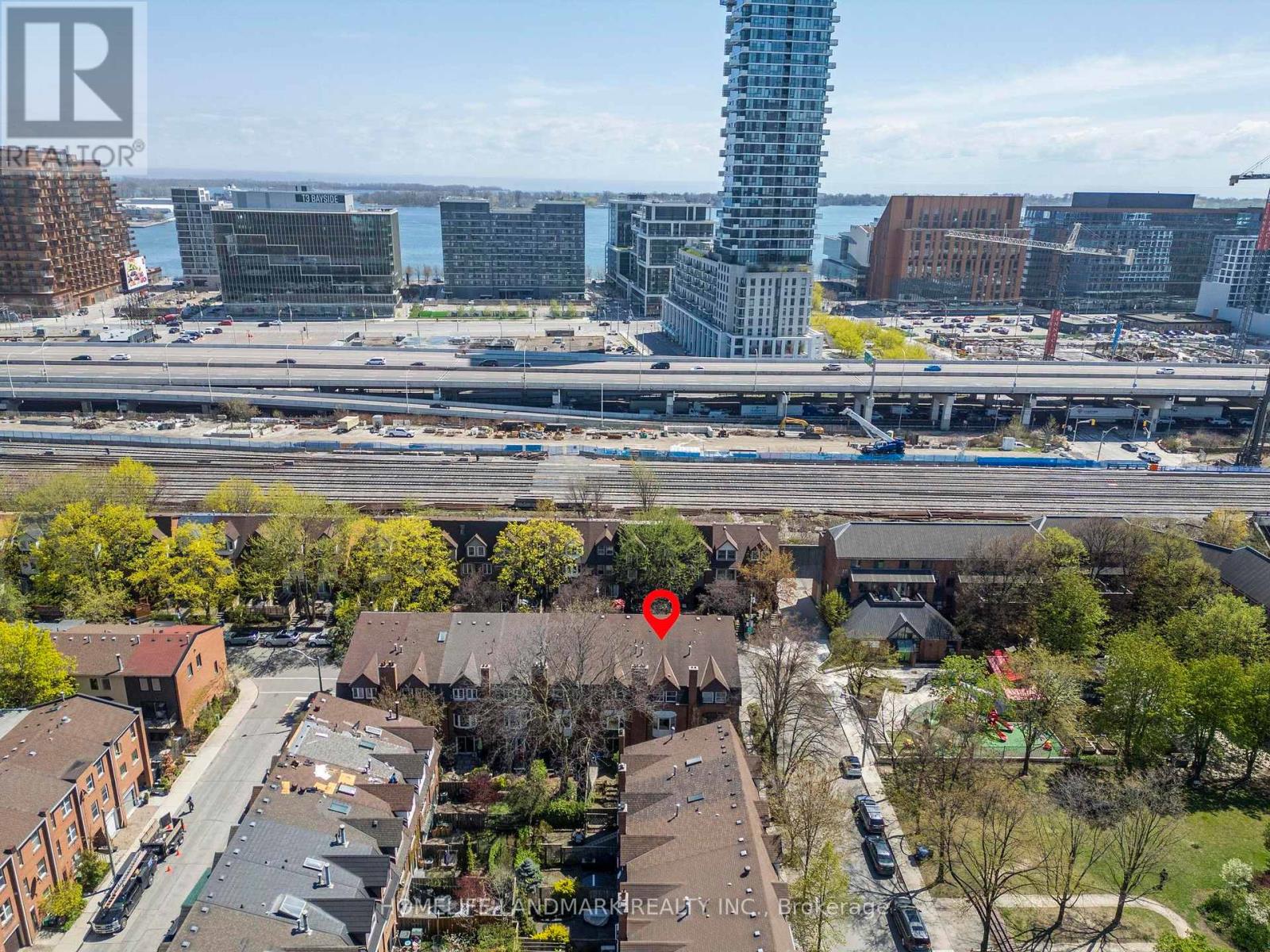4 Longboat Avenue, Toronto, Ontario  M5A 4E1 - Photo 29 - C12129412