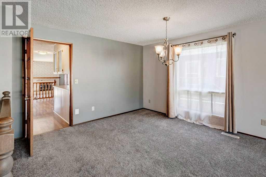 Property at 8 Edgeland Bay NW image 5