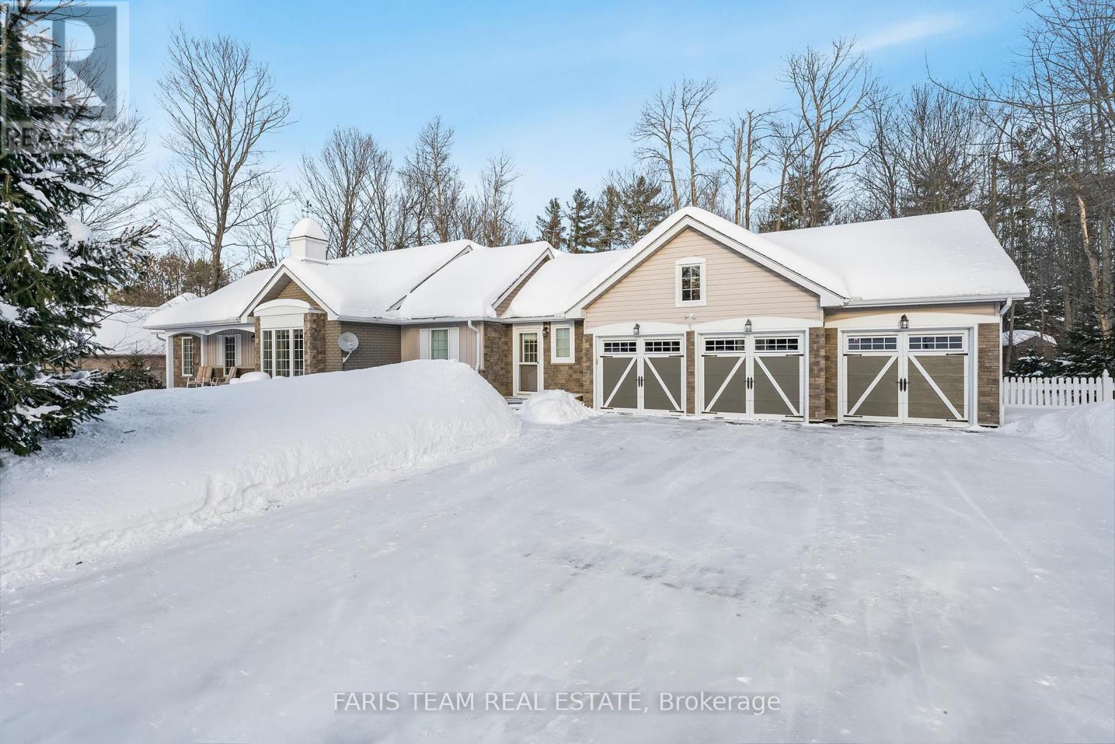 Property at 220 GILWOOD PARK DRIVE image 3