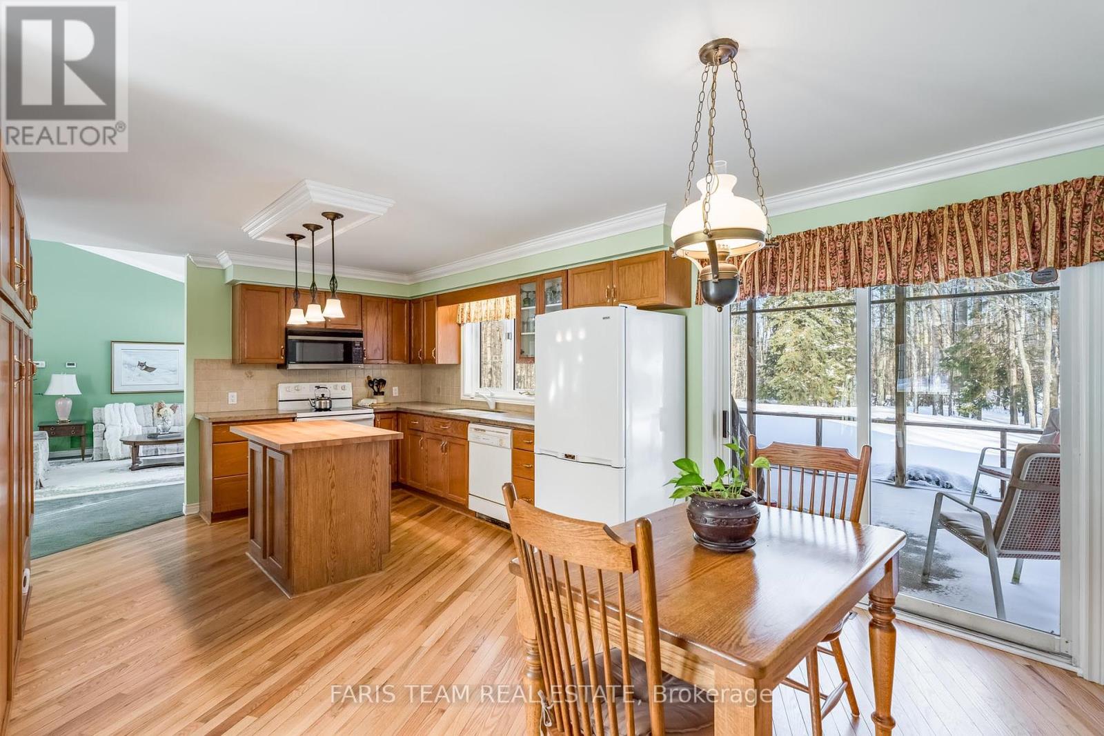 Property at 220 GILWOOD PARK DRIVE image 4