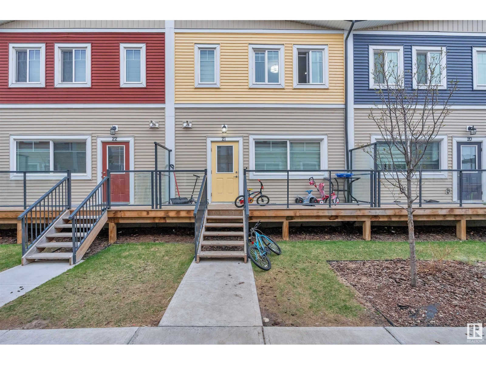 Property at #21 2803 14 AV NW image 1