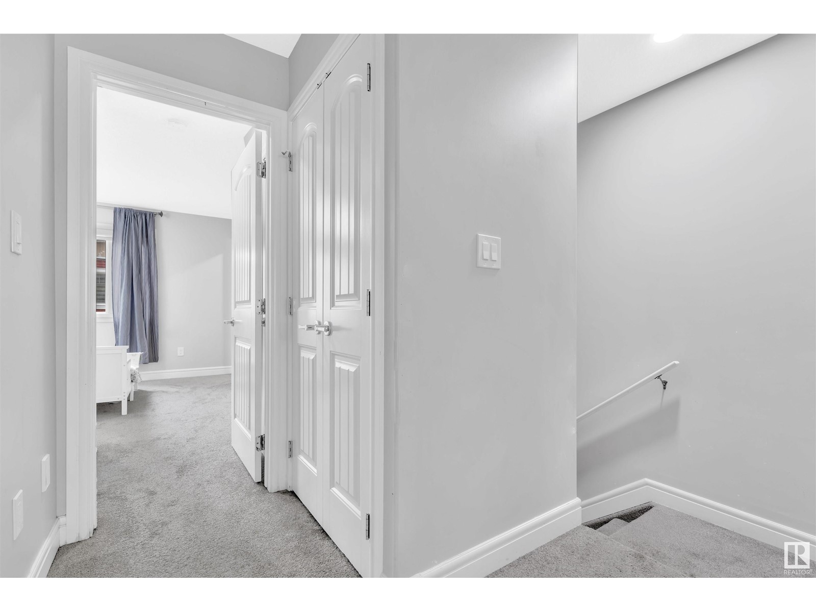 Property at #21 2803 14 AV NW image 3